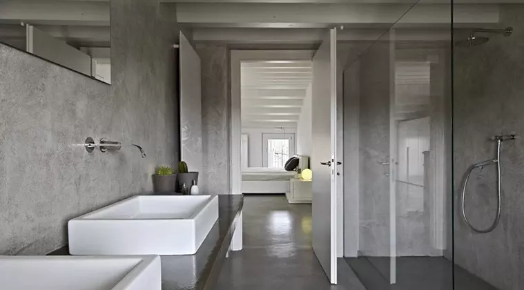 Декоративная штукатурка в интерьере прихожей