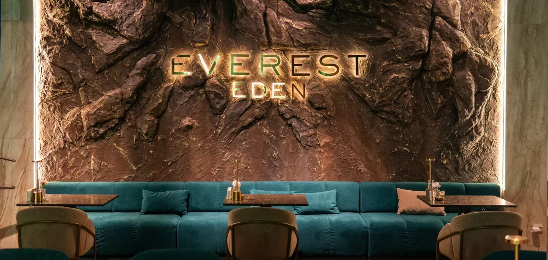 Ресторан Everest Eden - Портфолио Decorazza
