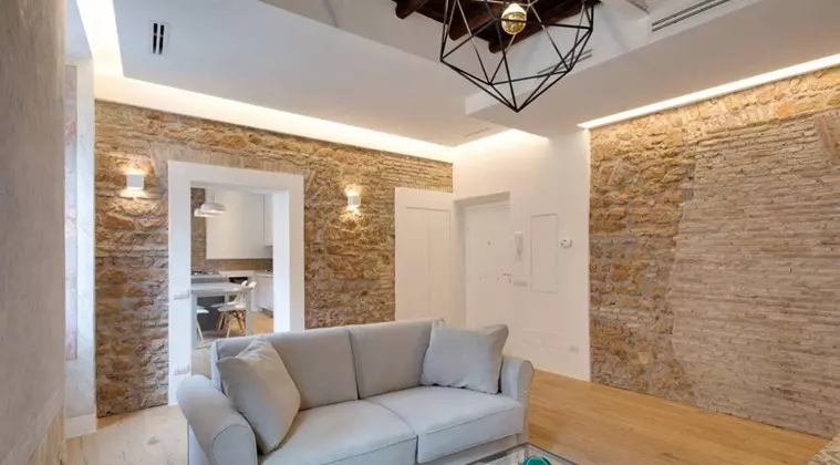 Фактурная штукатурка под камень